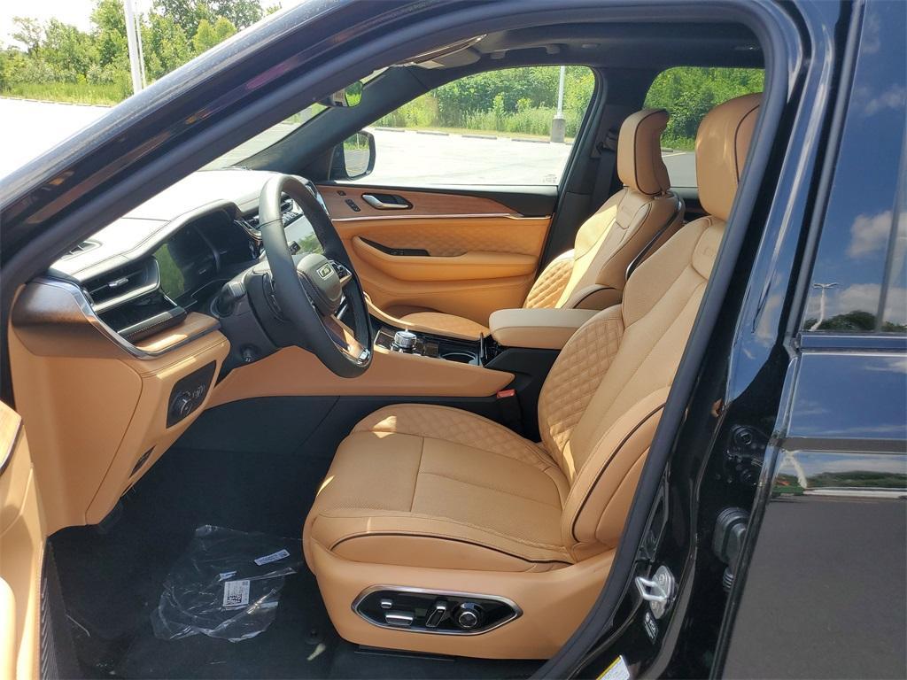 new 2025 Jeep Grand Cherokee car, priced at $58,408
