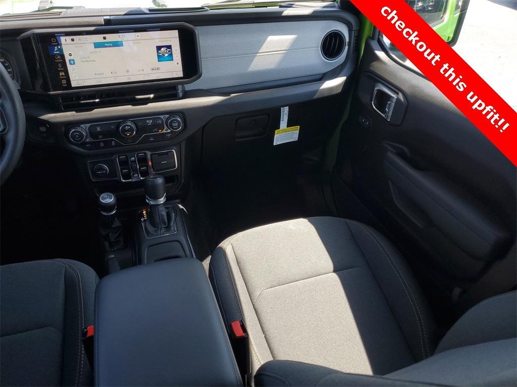 new 2025 Jeep Gladiator car, priced at $50,977