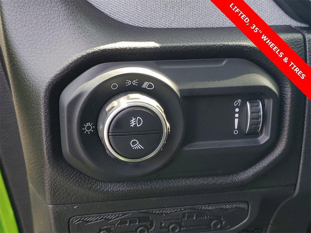 new 2025 Jeep Gladiator car, priced at $45,852