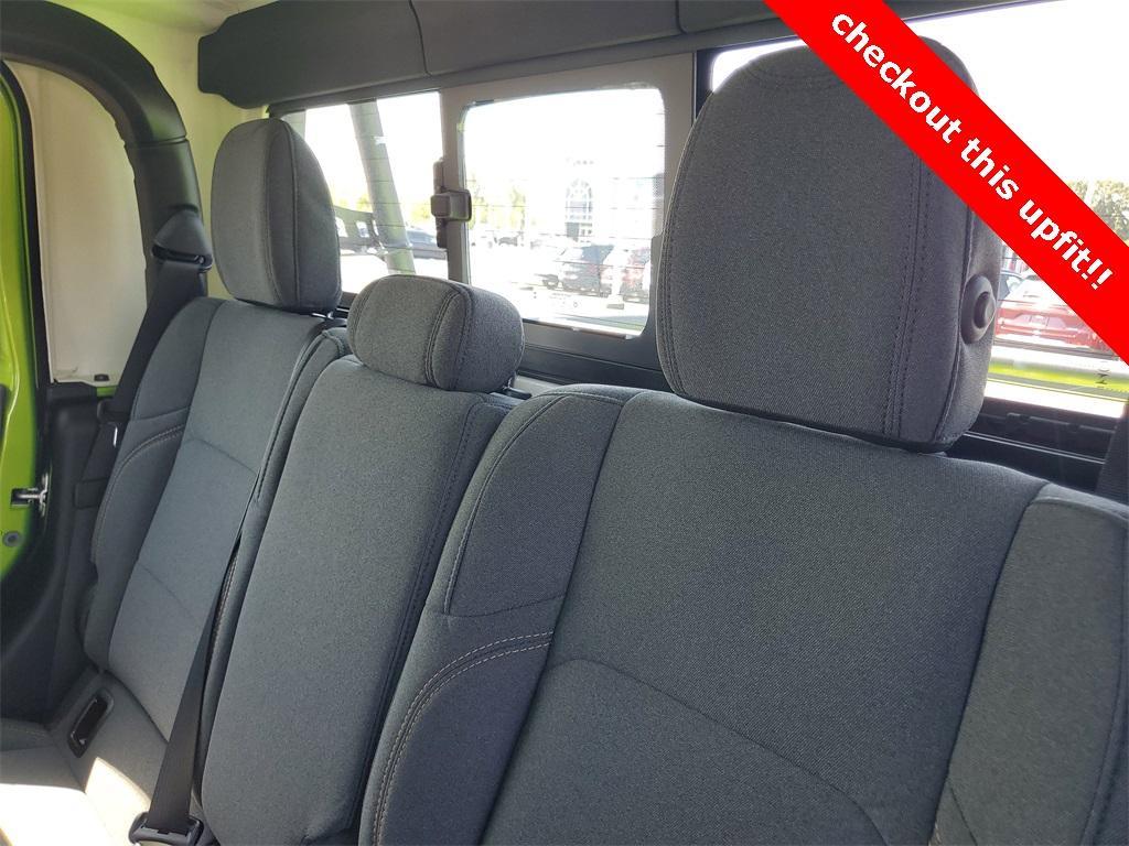 new 2025 Jeep Gladiator car, priced at $50,977