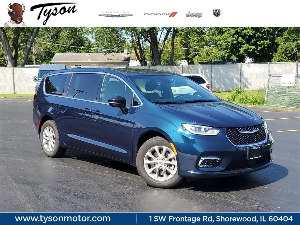 used 2025 Chrysler Pacifica car, priced at $39,995