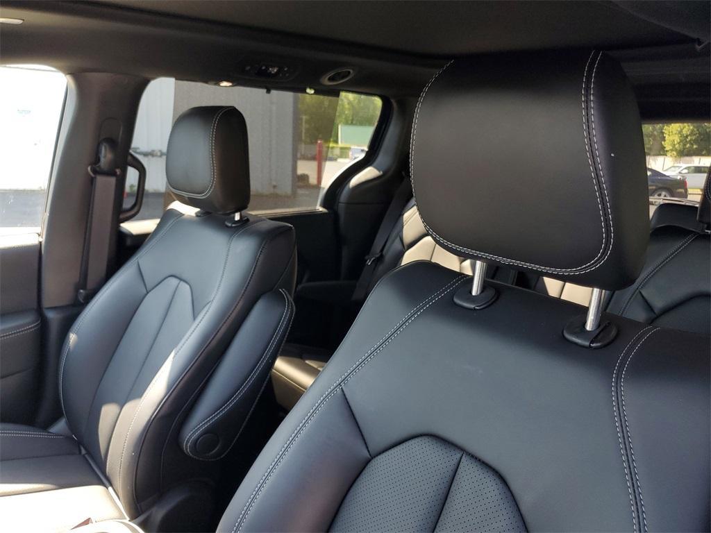 used 2025 Chrysler Pacifica car, priced at $39,995