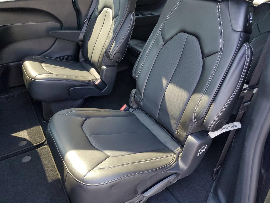 used 2025 Chrysler Pacifica car, priced at $39,995