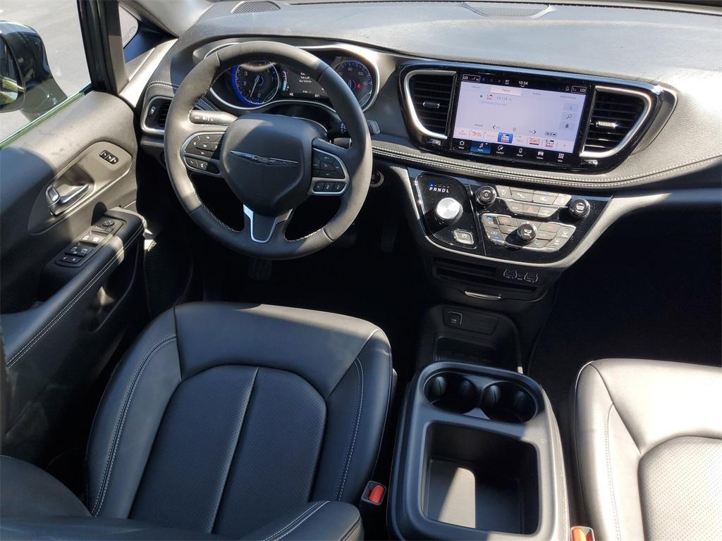 used 2025 Chrysler Pacifica car, priced at $39,995