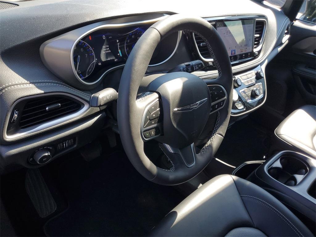 used 2025 Chrysler Pacifica car, priced at $39,995