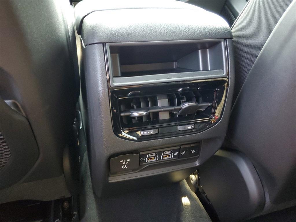 new 2025 Jeep Grand Cherokee car, priced at $48,994