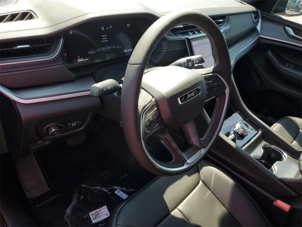 new 2025 Jeep Grand Cherokee car, priced at $48,994