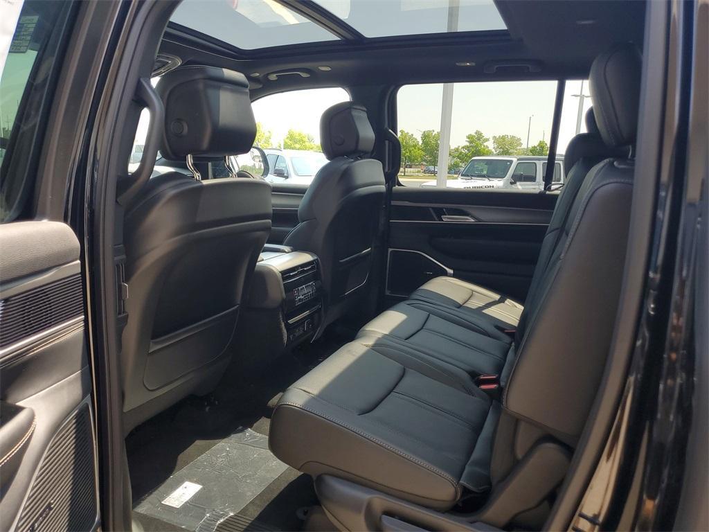 new 2025 Jeep Wagoneer L car, priced at $76,020