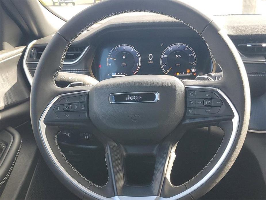 new 2025 Jeep Grand Cherokee car, priced at $39,318