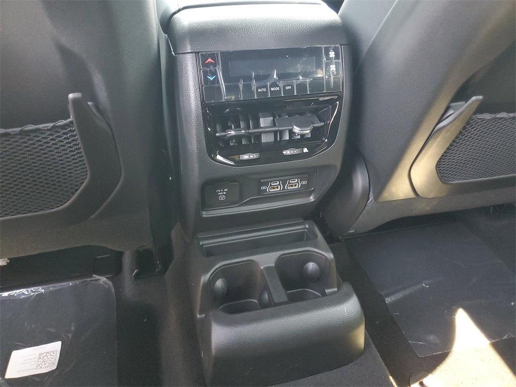 new 2025 Jeep Grand Cherokee L car, priced at $40,007