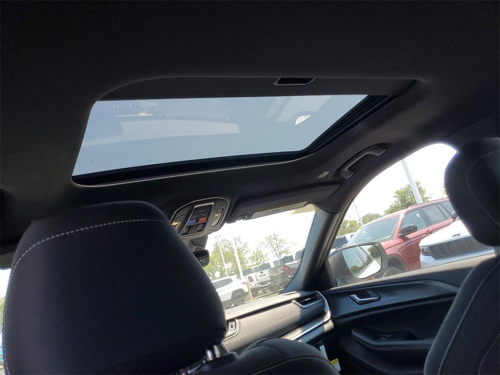 new 2025 Jeep Grand Cherokee L car, priced at $40,007