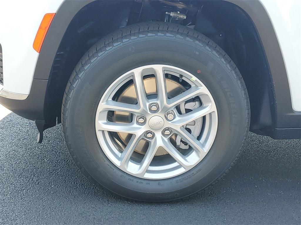 new 2025 Jeep Grand Cherokee L car, priced at $40,007