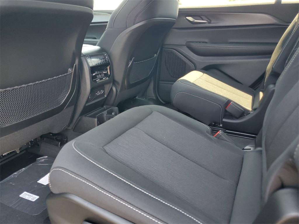 new 2025 Jeep Grand Cherokee L car, priced at $40,007