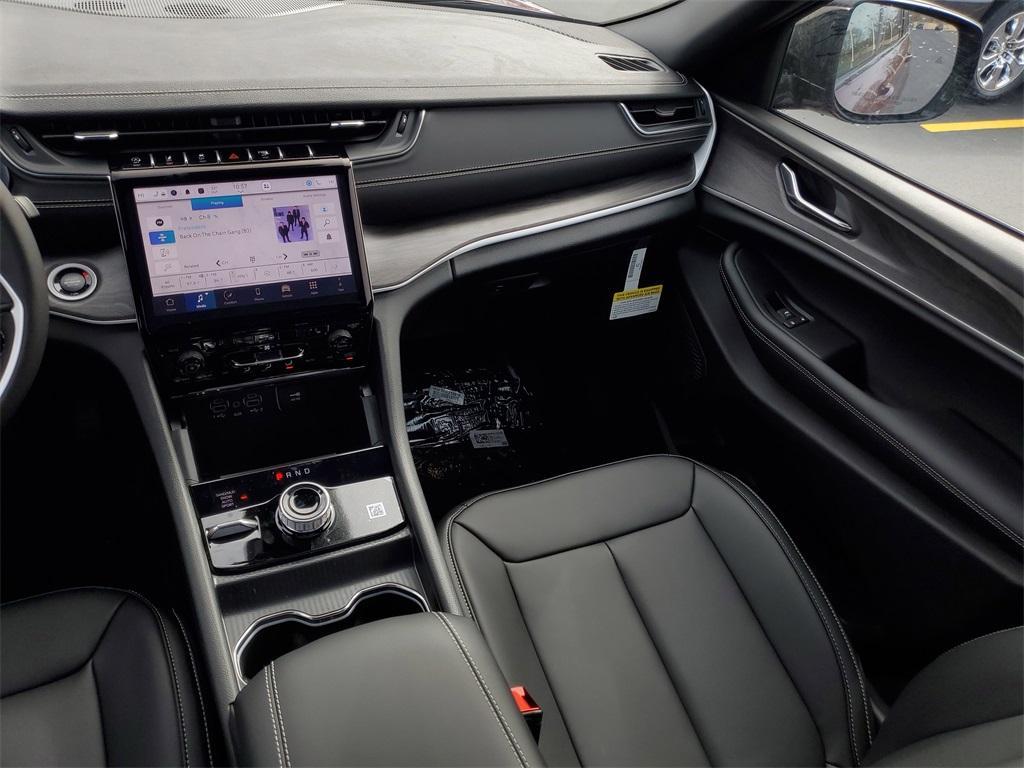 new 2025 Jeep Grand Cherokee L car, priced at $43,289