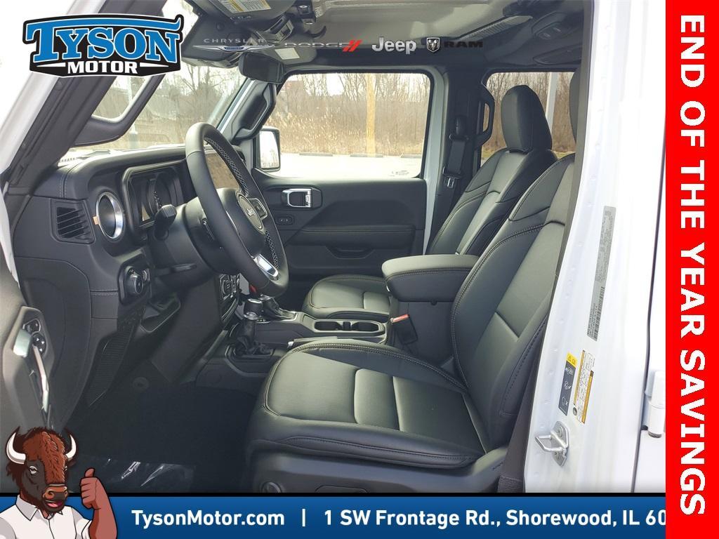 new 2025 Jeep Wrangler car, priced at $45,999