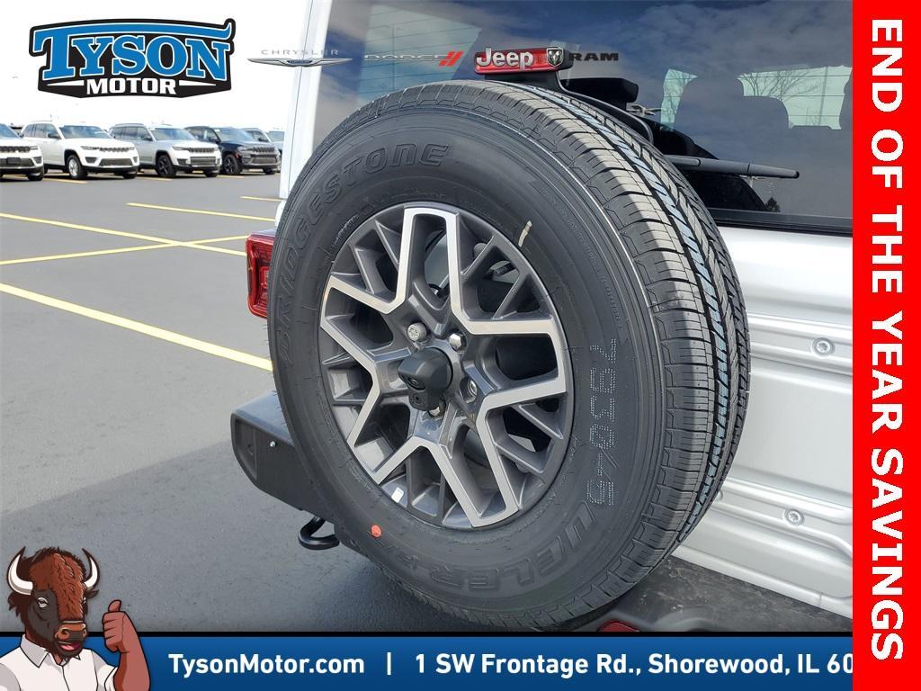 new 2025 Jeep Wrangler car, priced at $45,999