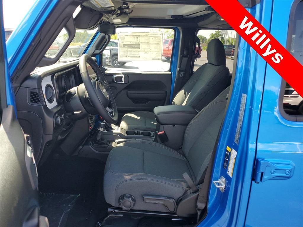 new 2025 Jeep Wrangler car, priced at $46,611