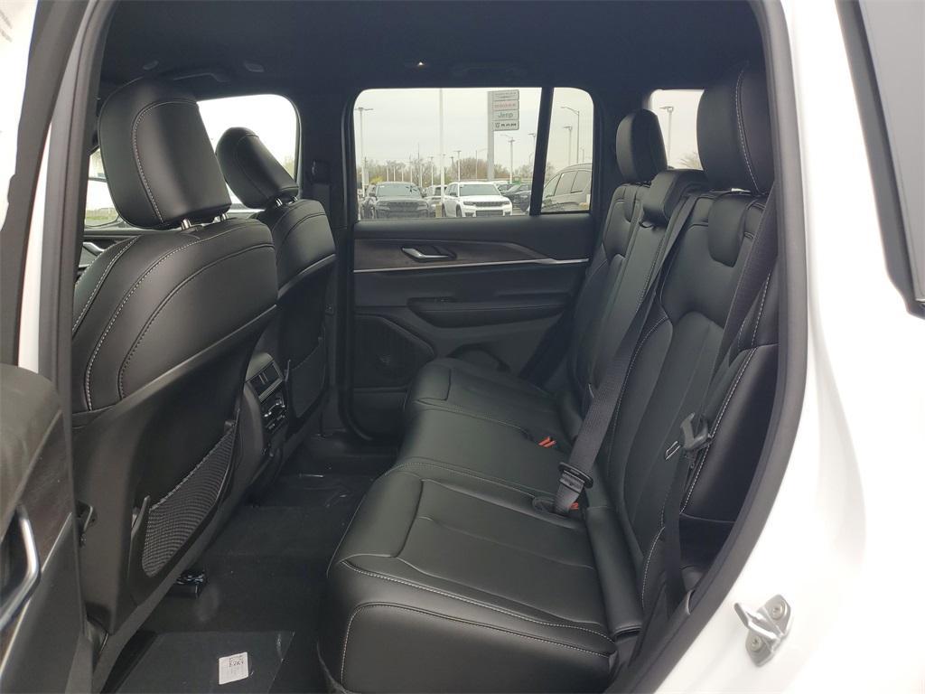 new 2025 Jeep Grand Cherokee car, priced at $39,734