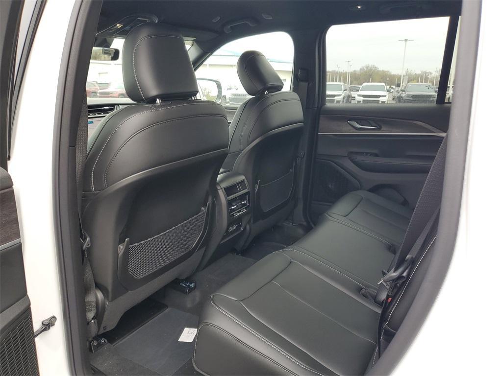 new 2025 Jeep Grand Cherokee car, priced at $39,734