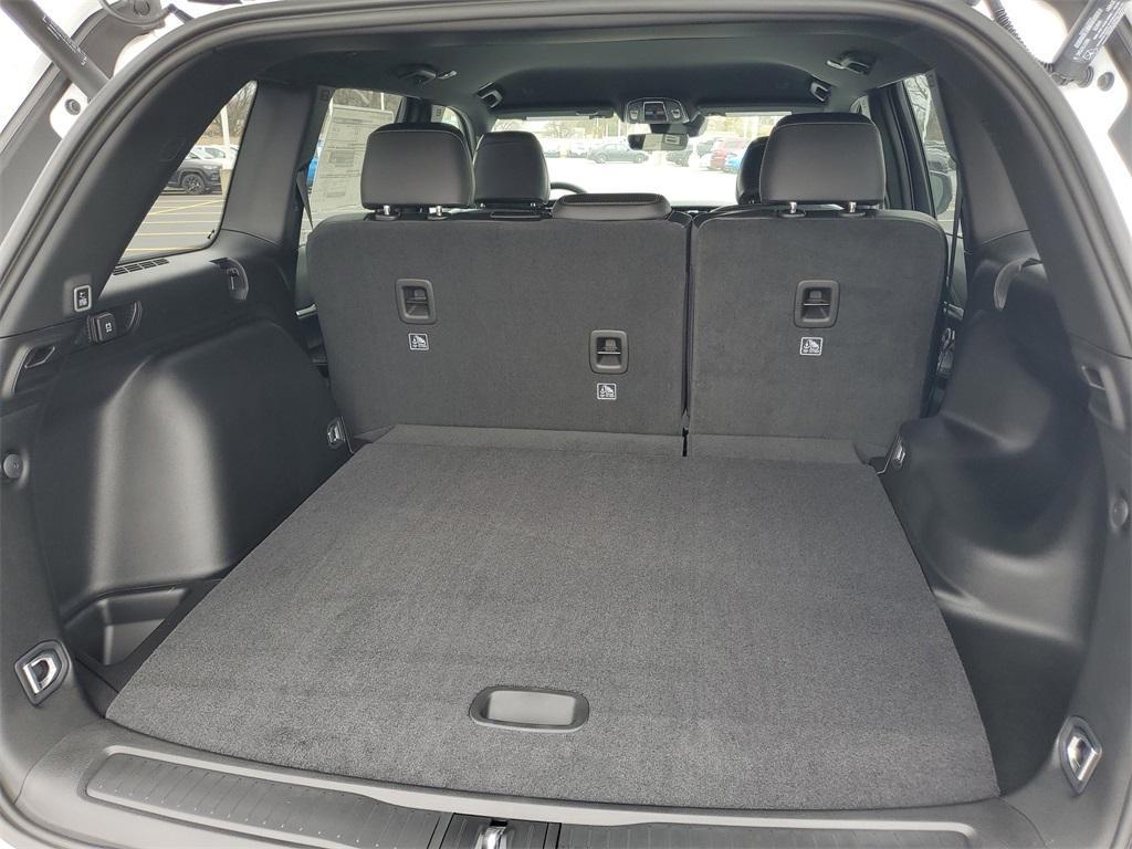 new 2025 Jeep Grand Cherokee car, priced at $39,734