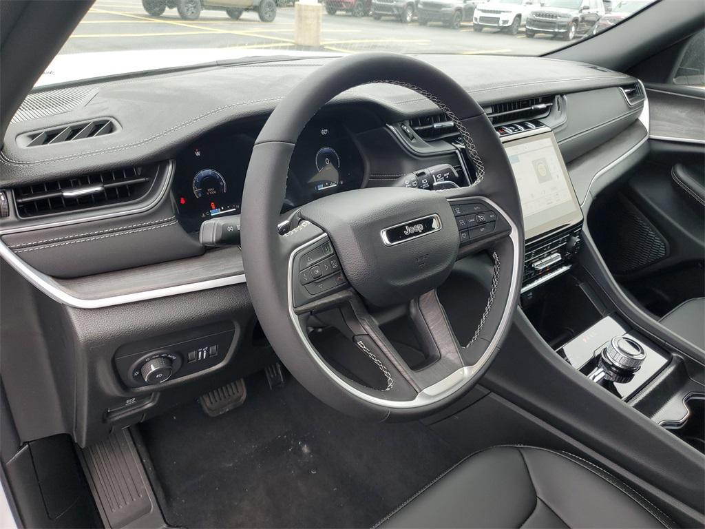 new 2025 Jeep Grand Cherokee car, priced at $39,734