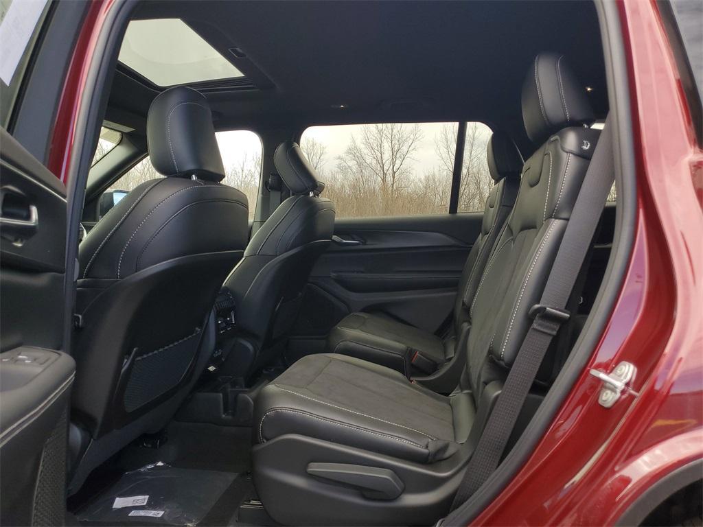 new 2025 Jeep Grand Cherokee L car, priced at $48,248