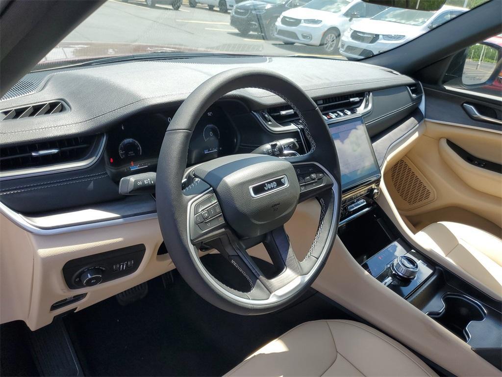 new 2025 Jeep Grand Cherokee car, priced at $42,031