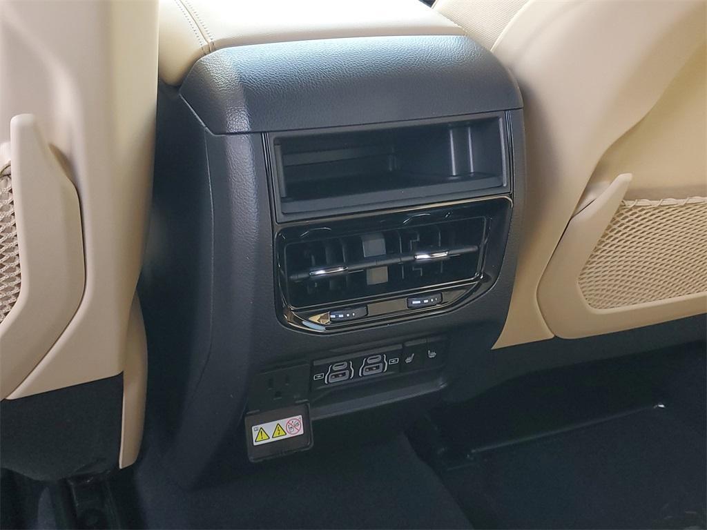 new 2025 Jeep Grand Cherokee car, priced at $42,031