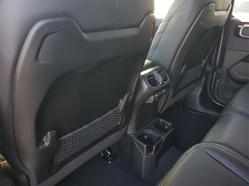 new 2025 Jeep Gladiator car, priced at $45,105