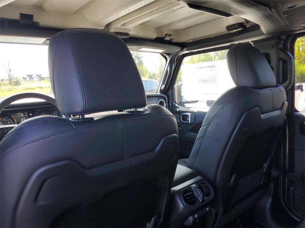 new 2025 Jeep Gladiator car, priced at $45,105