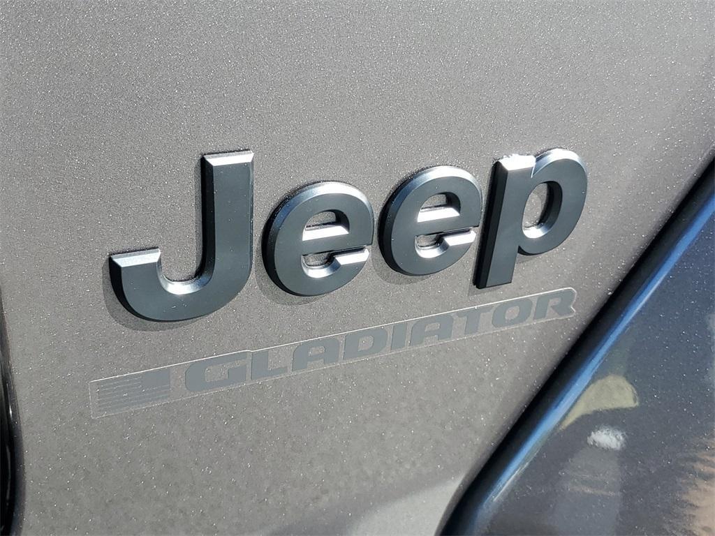 new 2025 Jeep Gladiator car, priced at $45,105
