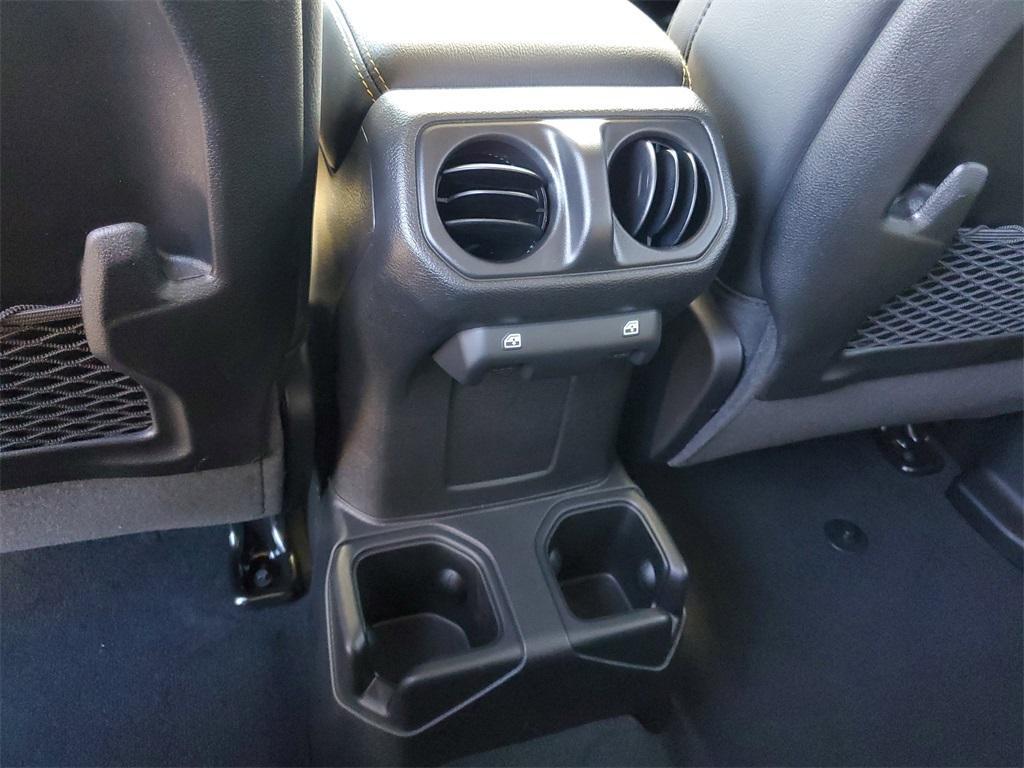 new 2025 Jeep Gladiator car, priced at $45,105