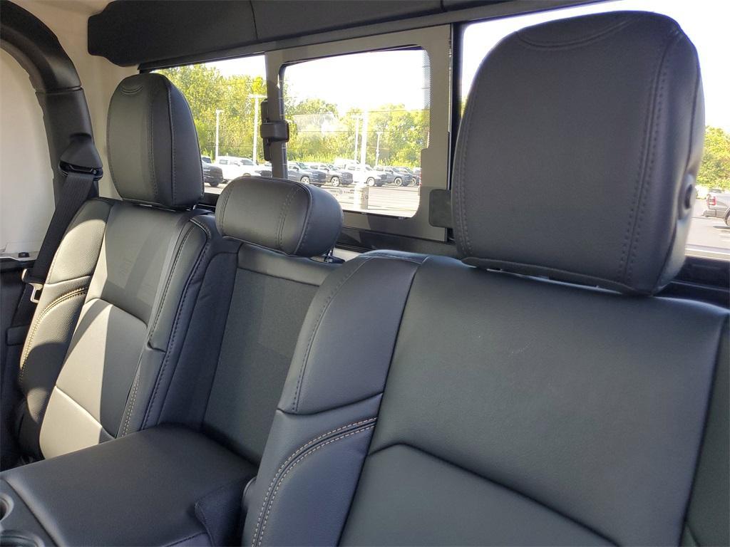 new 2025 Jeep Gladiator car, priced at $45,105