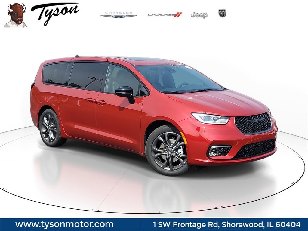 new 2026 Chrysler Pacifica car, priced at $46,628