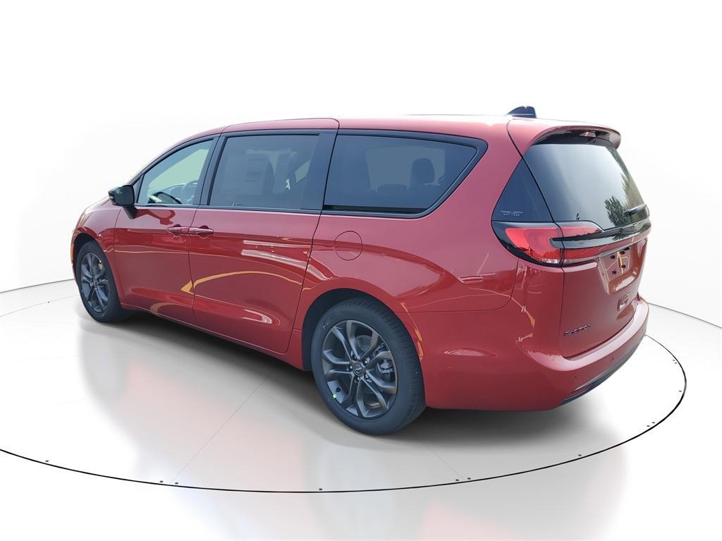 new 2026 Chrysler Pacifica car, priced at $45,928