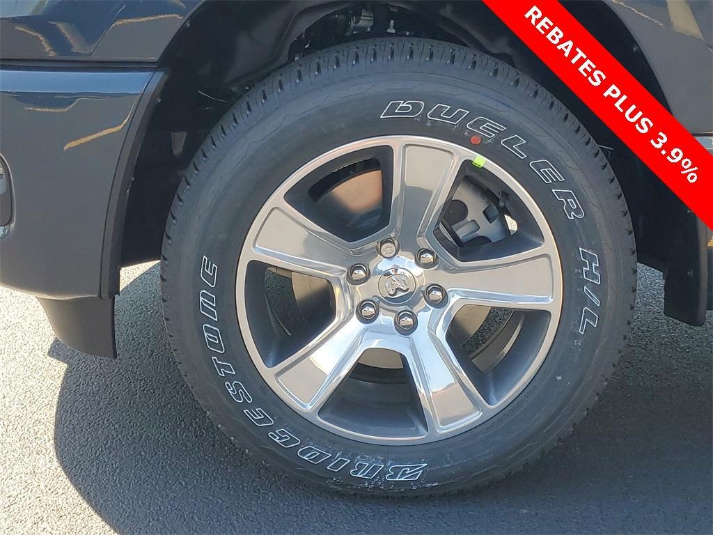 new 2025 Ram 1500 car, priced at $42,814