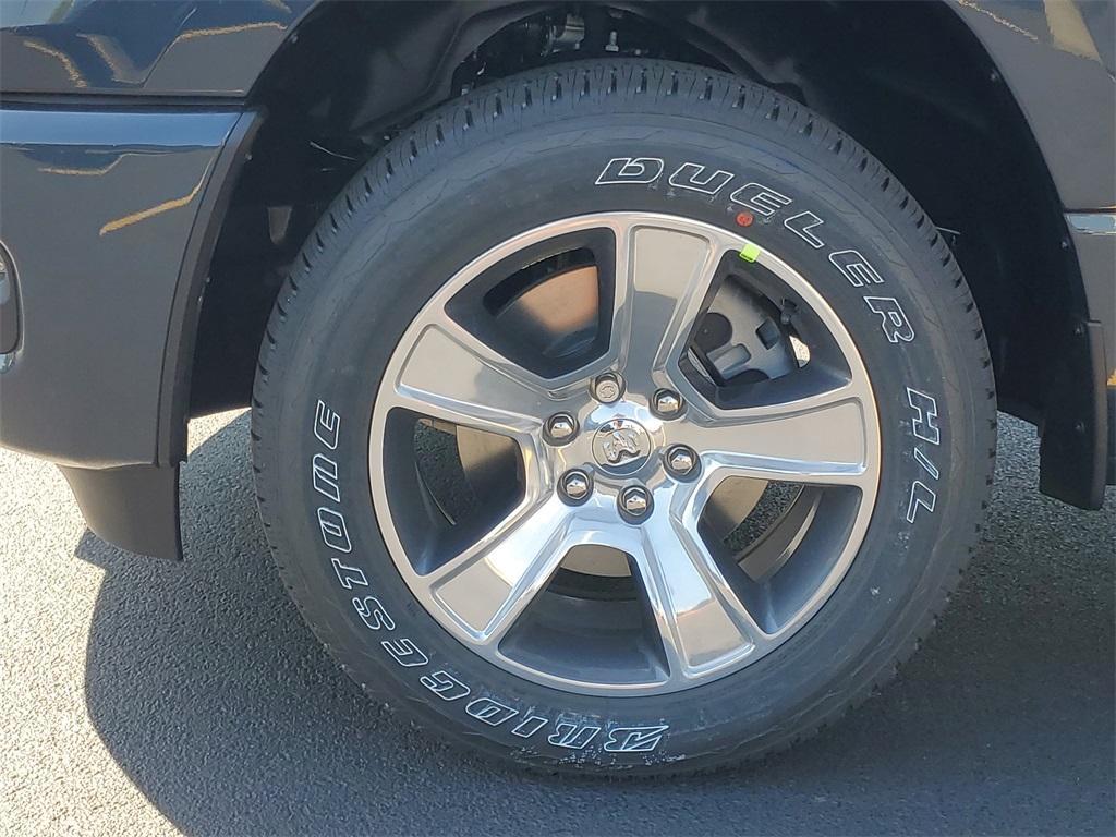 new 2025 Ram 1500 car, priced at $41,951