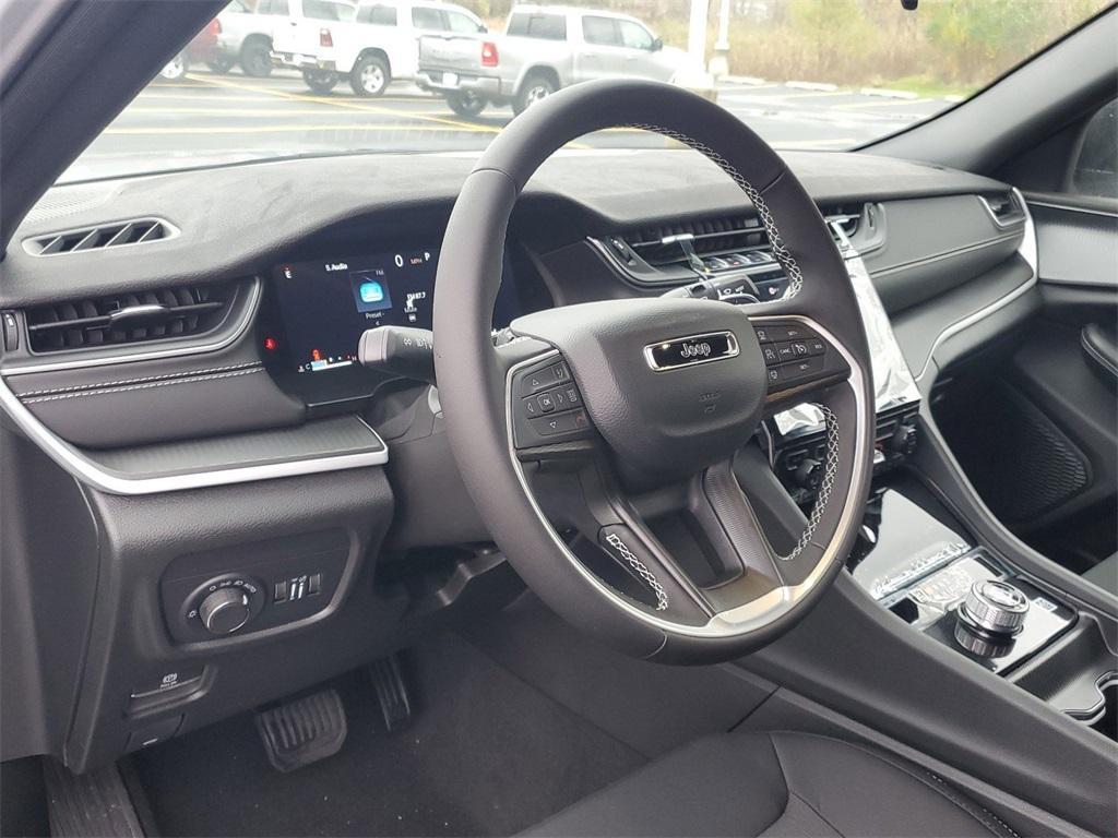 new 2025 Jeep Grand Cherokee car, priced at $35,818