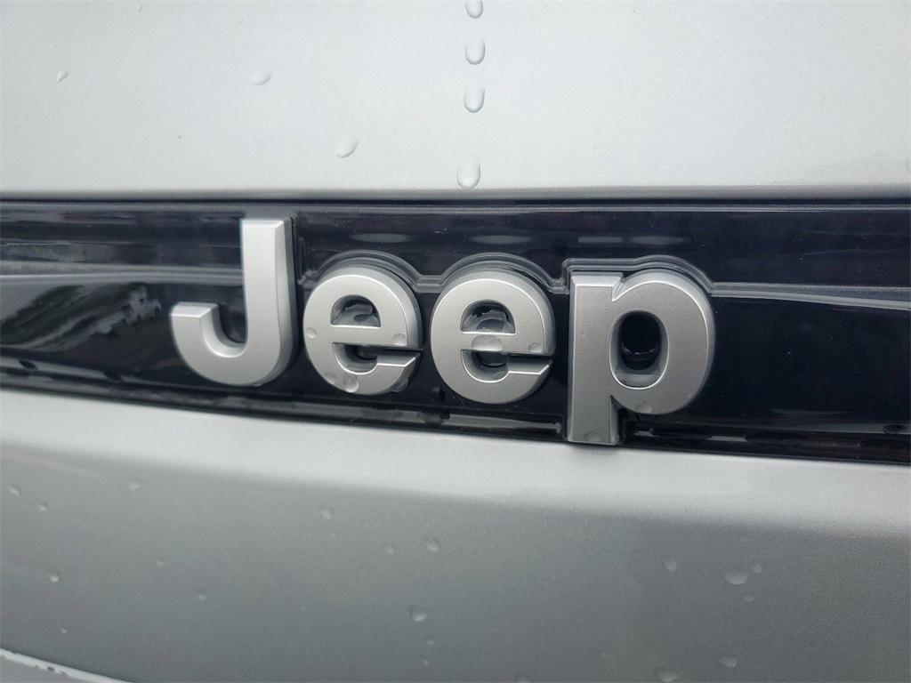 new 2025 Jeep Grand Cherokee car, priced at $35,818