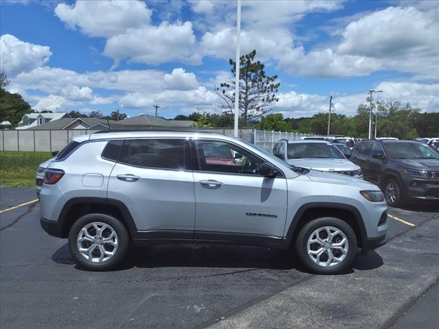 new 2024 Jeep Compass car, priced at $29,612