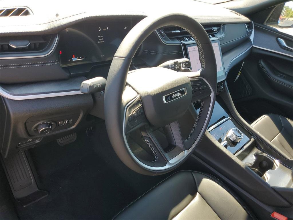 new 2025 Jeep Grand Cherokee car, priced at $45,283