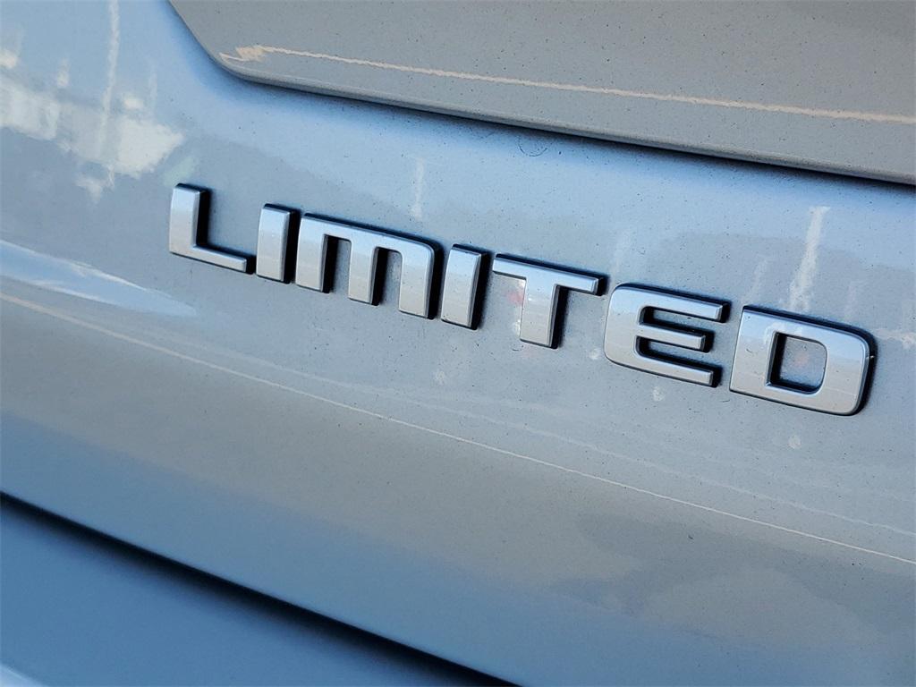 new 2025 Jeep Grand Cherokee car, priced at $45,283