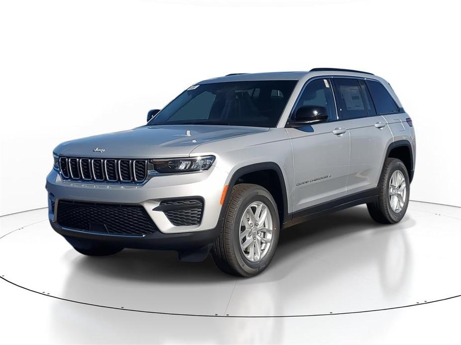 new 2025 Jeep Grand Cherokee car, priced at $39,006