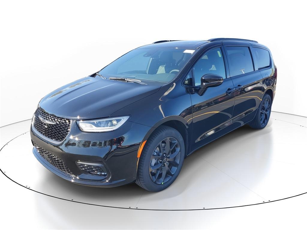new 2026 Chrysler Pacifica car, priced at $47,030