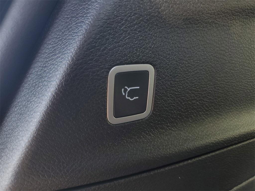 new 2026 Chrysler Pacifica car, priced at $47,030