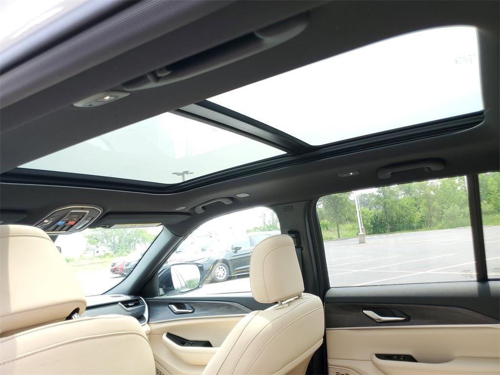 new 2025 Jeep Grand Cherokee car, priced at $45,665