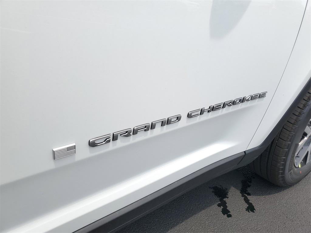 new 2025 Jeep Grand Cherokee car, priced at $45,665
