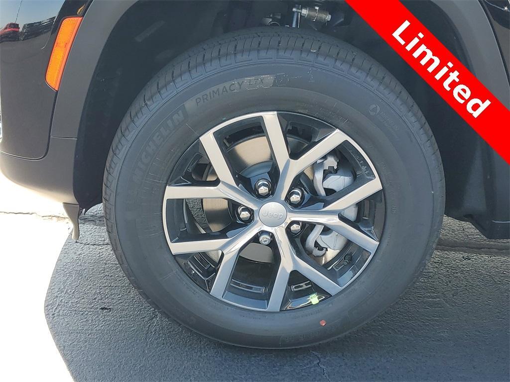 new 2025 Jeep Grand Cherokee car, priced at $44,408