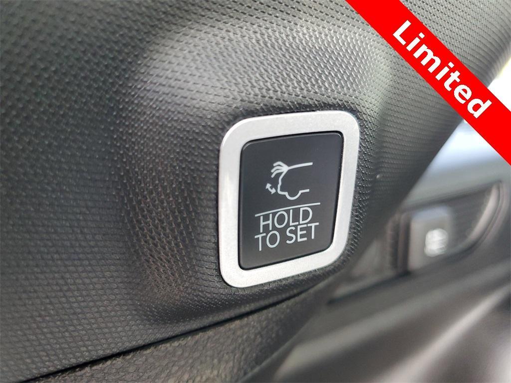 new 2025 Jeep Grand Cherokee car, priced at $44,408