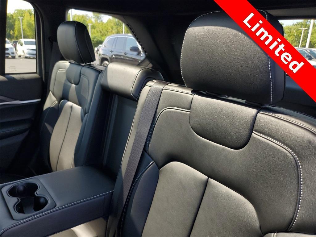 new 2025 Jeep Grand Cherokee car, priced at $44,408